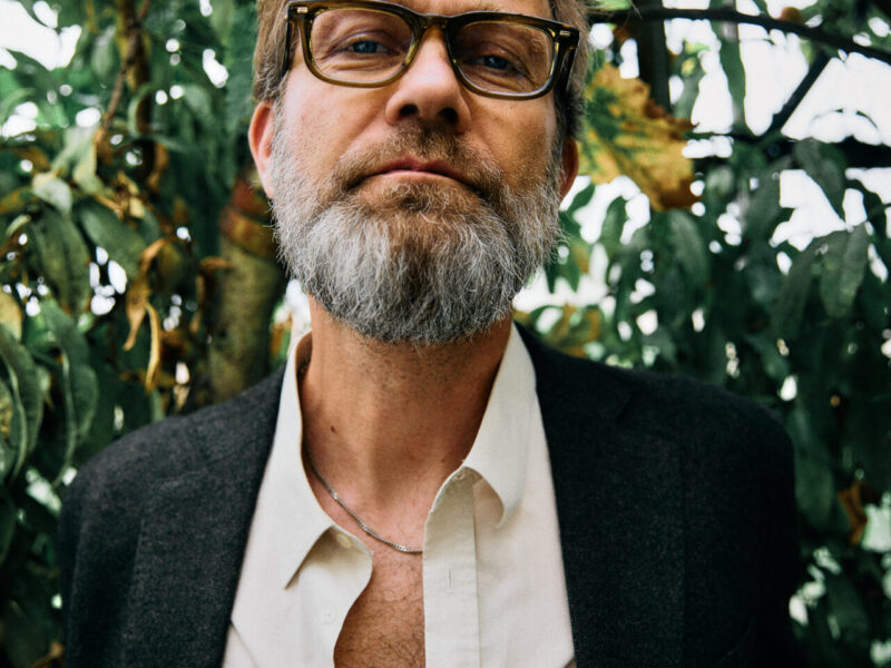 迈克·安德森发布十张录音室专辑中的亲密单曲