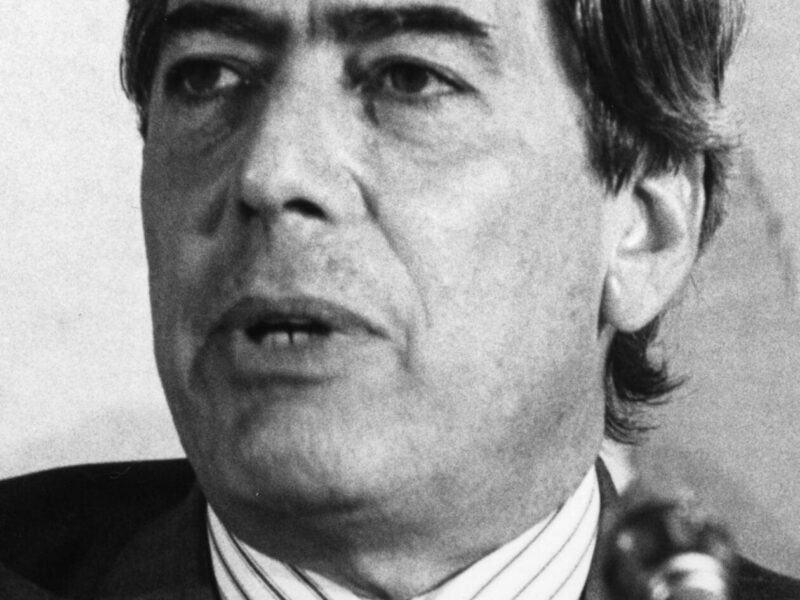 Morre Mario Vargas Llosa, gigante da literatura mundial