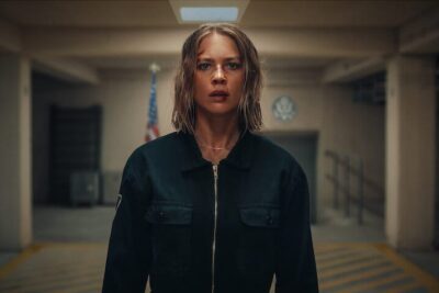 «Вне юрисдикции»: Жанна Гурсо против заговора в американском консульстве в новом боевике Netflix