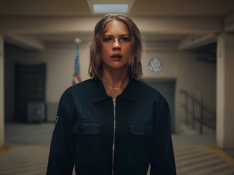 《域外营救》：让娜·古尔索在 Netflix 最新动作惊悚片中于美国领事馆内对抗阴谋