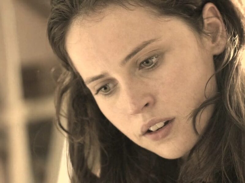 Felicity Jones: De Estrela Infantil a Duas Vezes Nomeada ao Óscar e Força de Hollywood