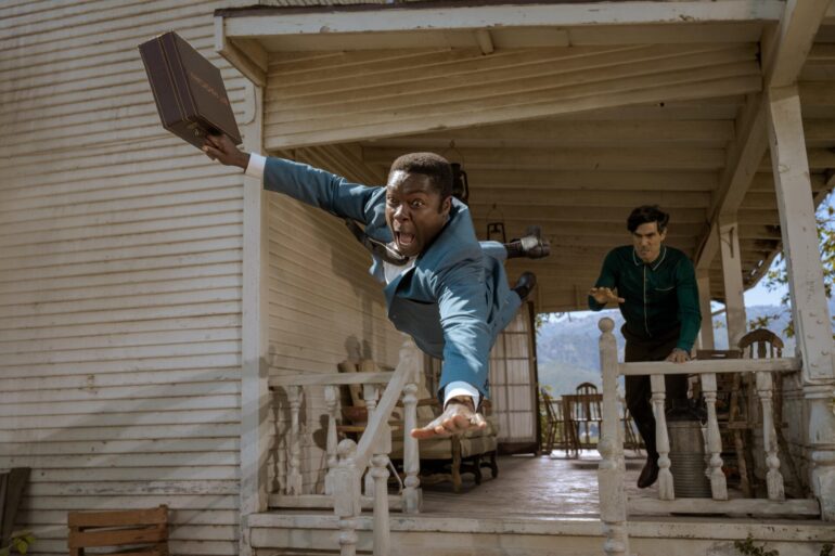 Apple TV+ Lança “Government Cheese”, uma Comédia Elegante, Extravagante (e Surrealista)