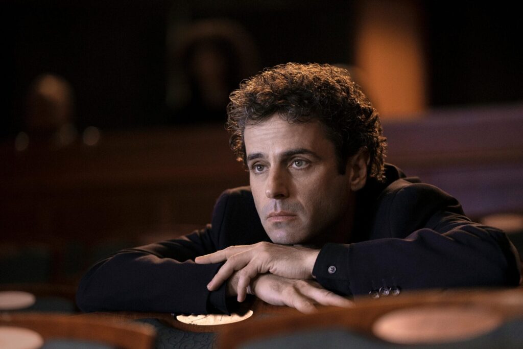 Luke Kirby: O Camaleão Vencedor de um Emmy que Deu Vida a Lenny Bruce