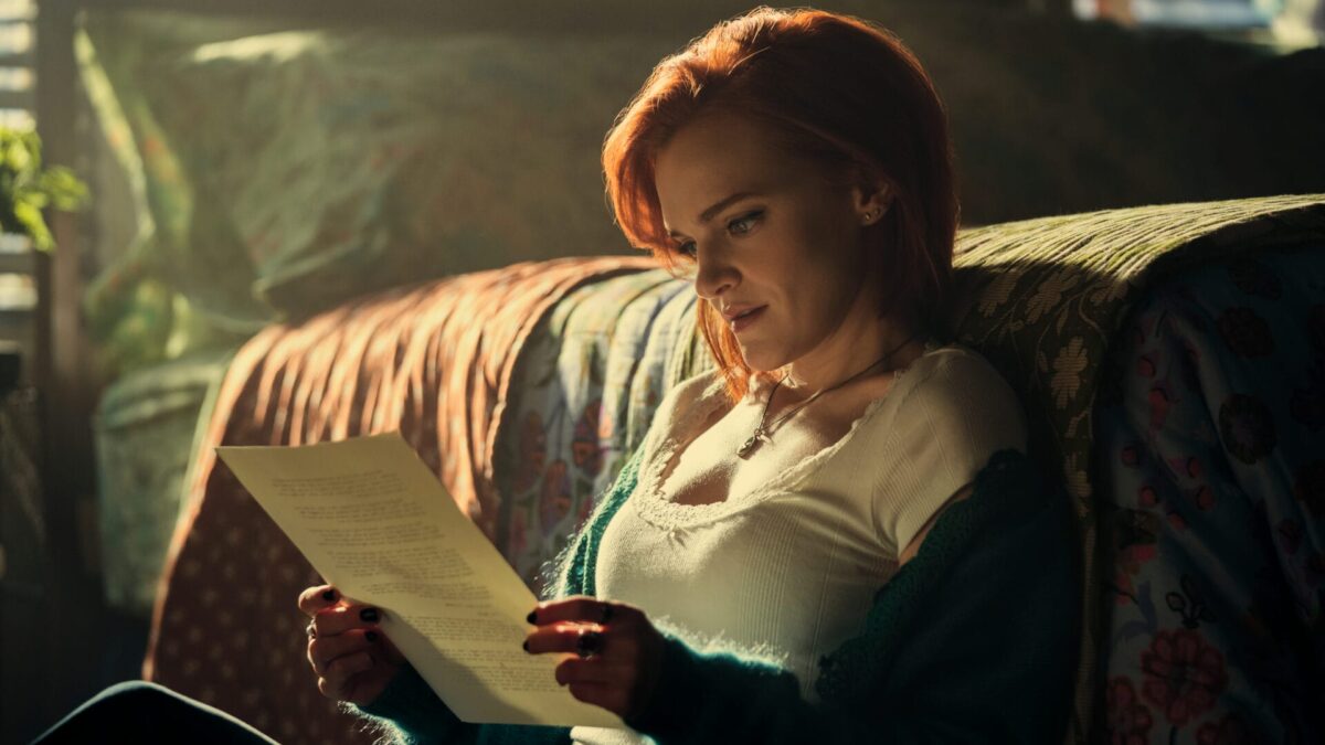 Madeline Brewer: De ‘Orange Is the New Black’ e ‘O Conto da Aia’ a ‘You’ e os Palcos do West End