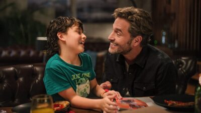 「僕と、パパと、ホントのパパを見つけるまで」Netflix配信：血のつながりだけが親子の絆ではない？