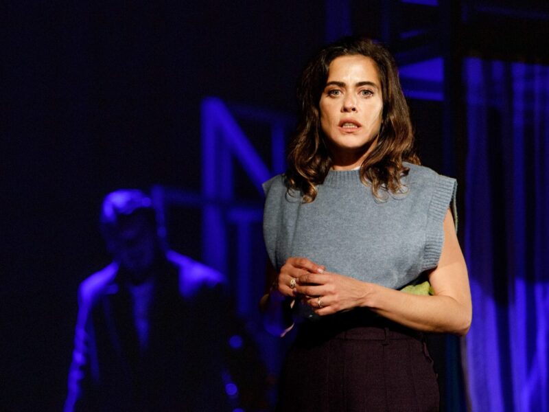 «Casa de Muñecas» Llega Renovada al Teatro Fernán Gómez con María León