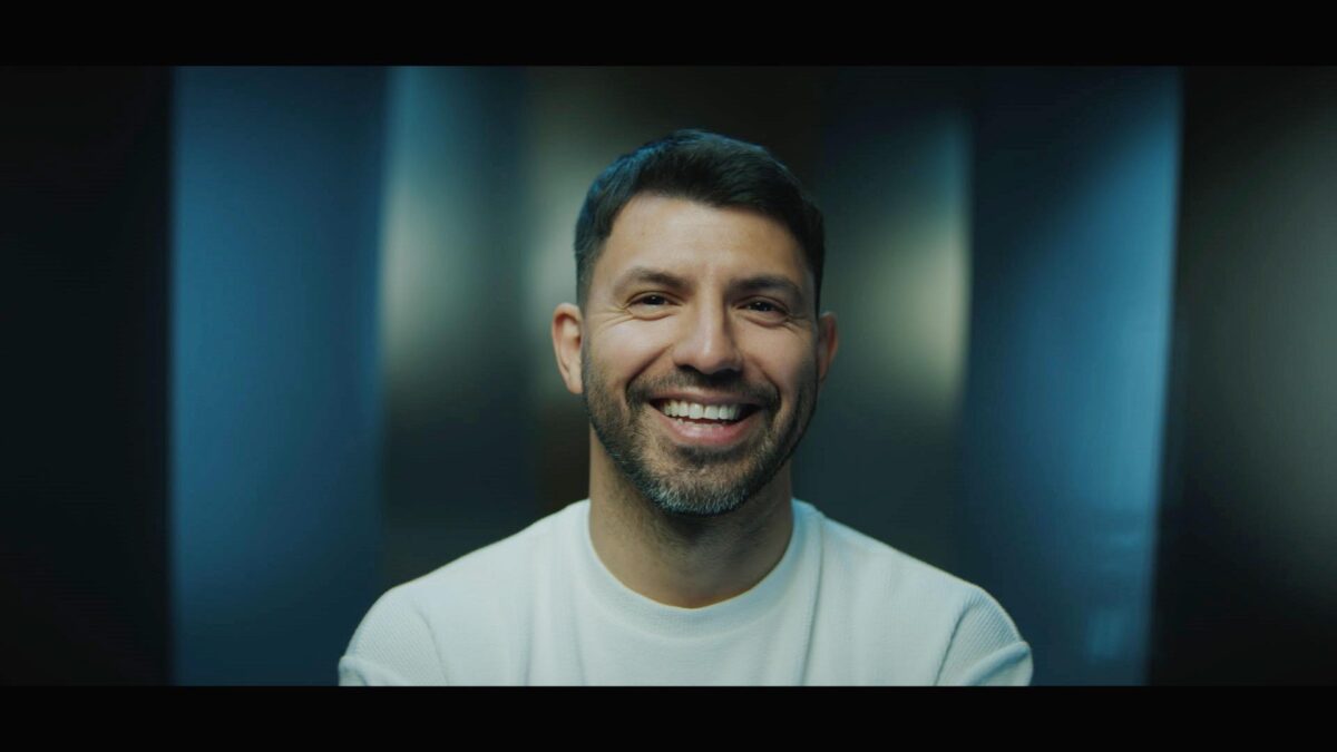 A docussérie “Kun by Aguero” da Hulu oferece um retrato próximo do futebolista argentino.