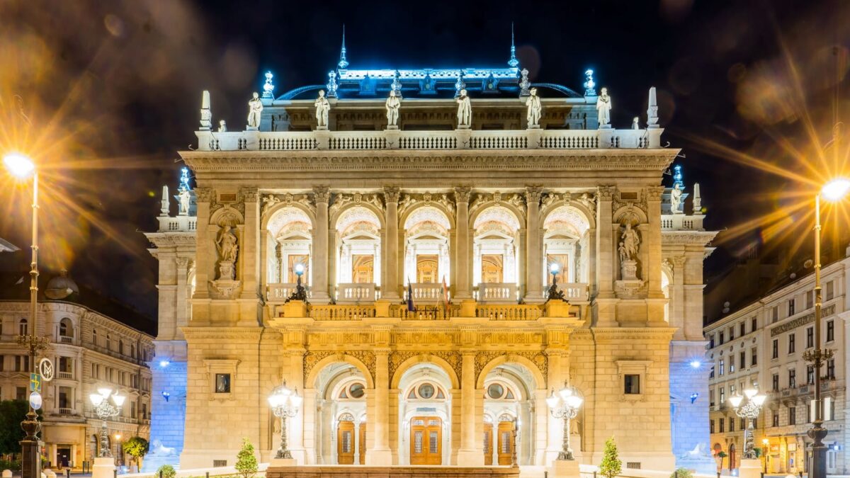 匈牙利国家歌剧院揭幕第142个演出季：经典与现代交织，星光璀璨