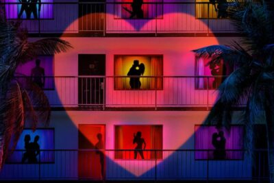 Sneaky Links Dating After Dark