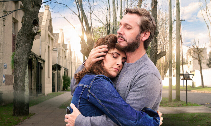 A Batida Reveladora de um Novo Romance: ‘Coração Delator’ Chega à Netflix