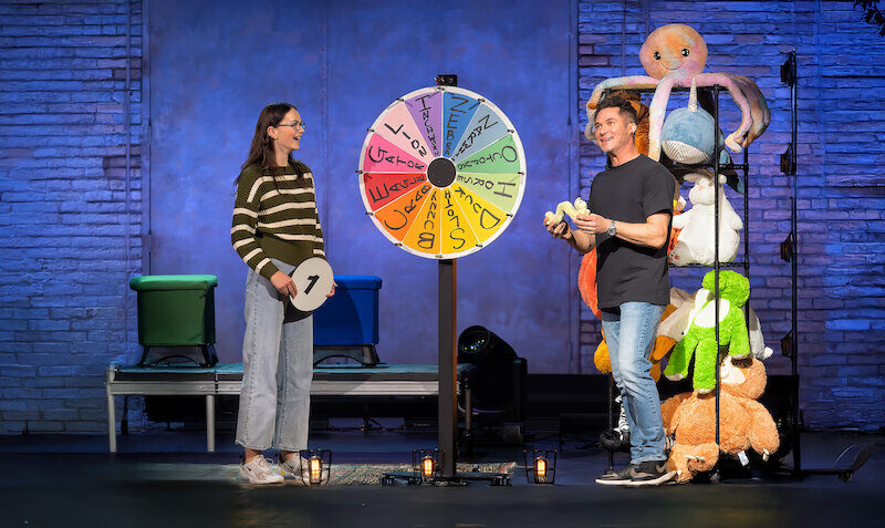 ジャスティン・ウィルマン、新作Netflixスペシャル『Magic Lover』でコメディとイリュージョンの新たな融合を魅せる