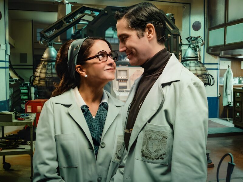 Netflix《我俩的时代》：60年代夫妇在全新科幻剧中探索爱情与巨变未来