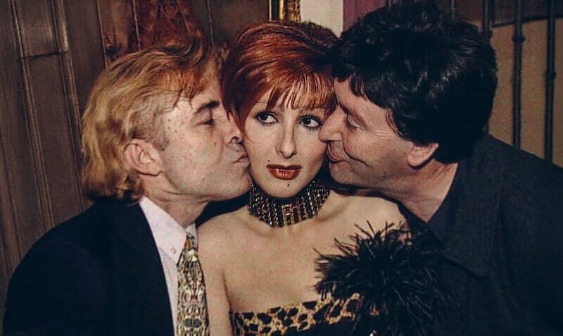 유레나의 필터 없는 이야기: 넷플릭스 다큐멘터리, 팝 문화 유산을 다시 쓰다