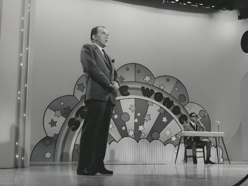 “Sunday Best” của Netflix: Chuyện chưa kể về cuộc cách mạng thầm lặng vì dân quyền của Ed Sullivan