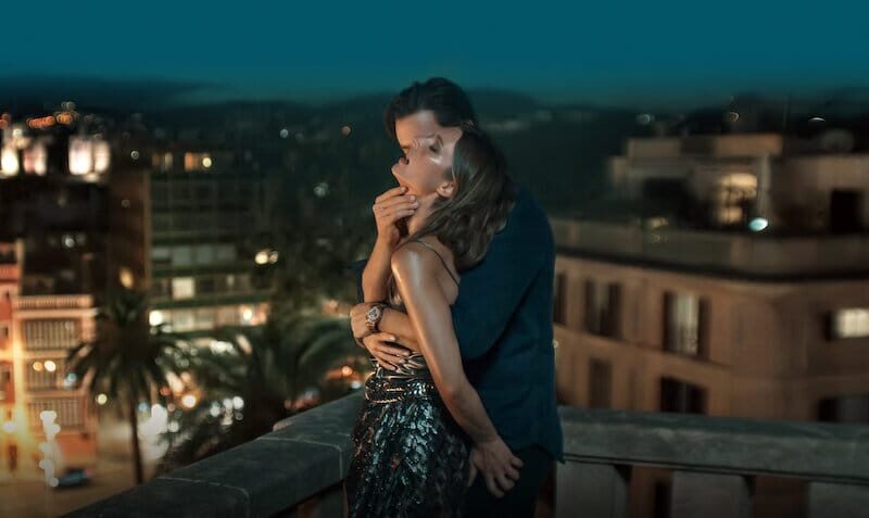 넷플릭스의 «폴 포 미»: 마요르카에서 펼쳐지는 의심과 욕망의 교차