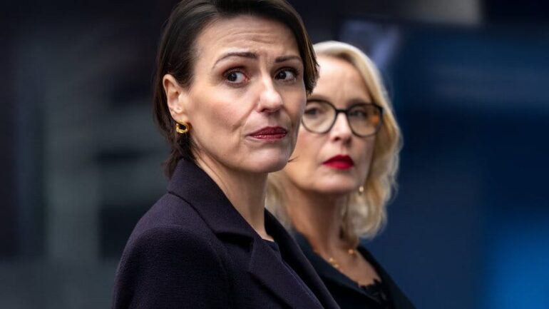 To kvinder konfronterer magt og frygt i Hostage på Netflix