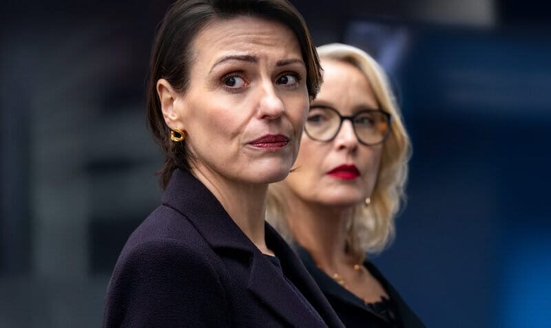 Netflix『ホステージ: 陰謀の行方』— 権力と恐怖に向き合う二人の女性