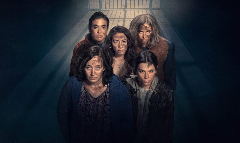 Netflix『ラス・エンバラーダス ～泥だらけの女たち～』：『エル・マルヒナル』ユニバースの残酷で根源的な再生