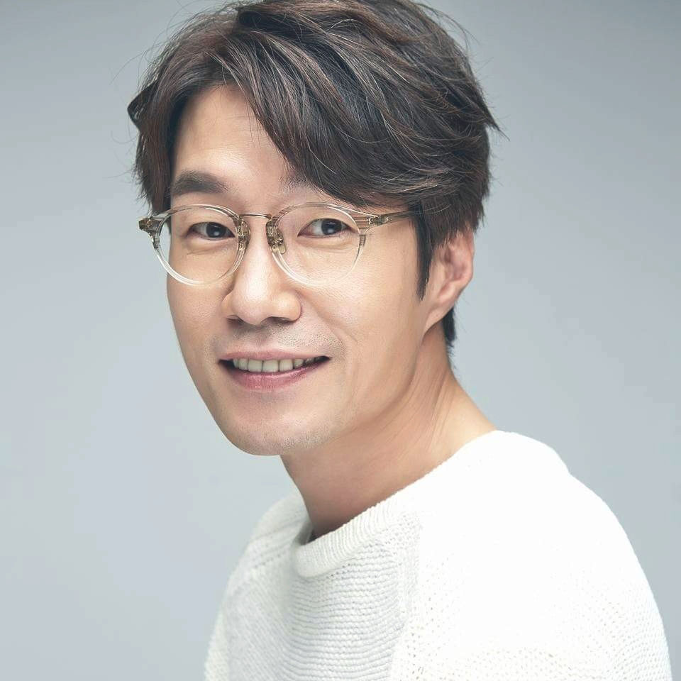 The Curtain Falls for a Veteran of the Korean Scene: Song Young-kyu Dies at 55