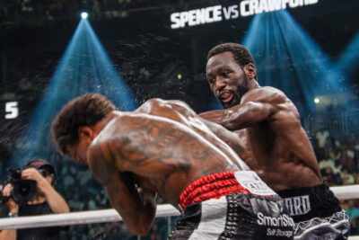 카운트다운: 카넬로 vs 크로포드, 넷플릭스에서 만나는 현대 복싱 왕가의 결정적 초상