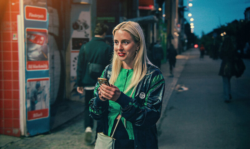 „Jurnalul unei fete părăsite” de la Netflix prezintă o explorare tragicomică a romantismului modern în Malmö