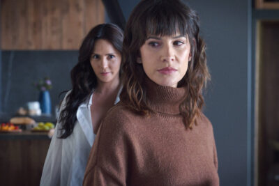 欲望为刃：Netflix《引客入室》携手哥伦比亚明星劳拉·隆多尼奥与卡门·比亚洛沃斯，解构家庭惊悚剧