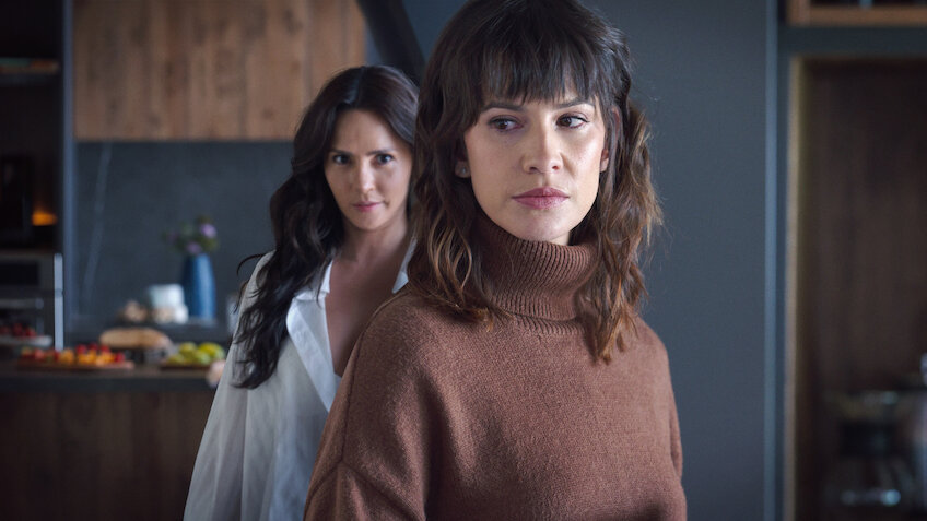 欲望为刃：Netflix《引客入室》携手哥伦比亚明星劳拉·隆多尼奥与卡门·比亚洛沃斯，解构家庭惊悚剧