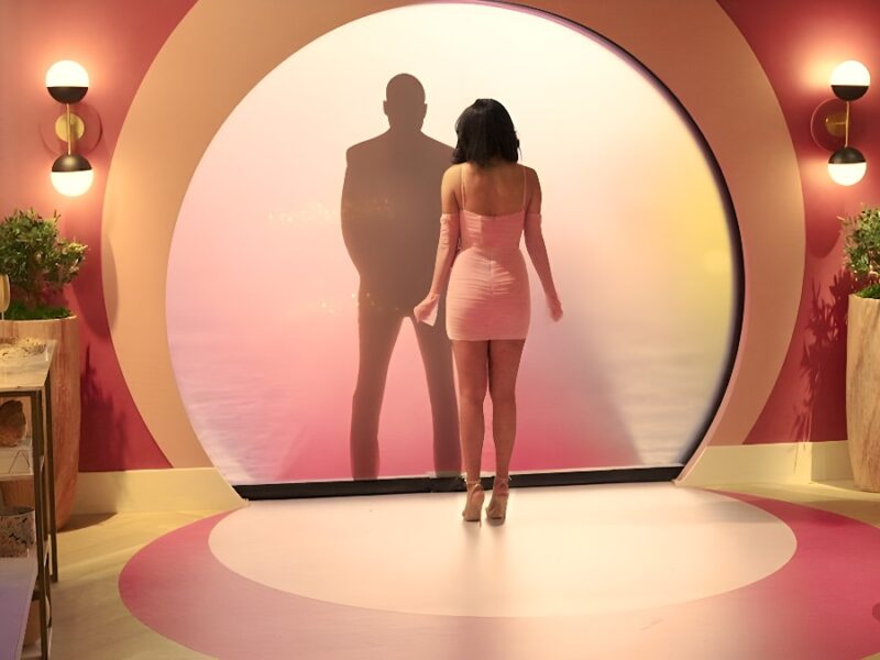 »Love is Blind« når sin 9. sæson på Netflix: Det sociale eksperiment, der udfordrer moderne romantik, ankommer til Denver