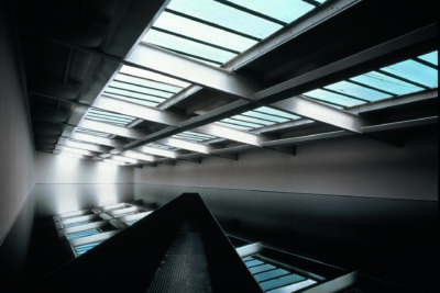 The Long Now : Saatchi Gallery commémore quatre décennies en regardant le présent en face