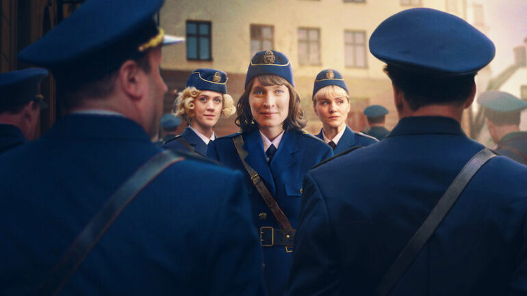 «Skiftet»: Netflix udforsker historien om Sveriges første kvindelige betjente i sit nye historiske drama