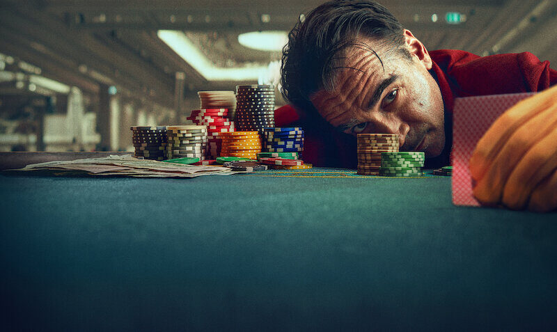 Баллада о маленьком игроке: Колин Фаррелл погружается в новый психологический триллер от Netflix