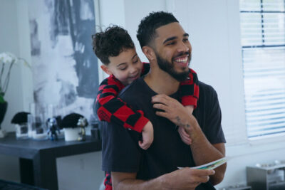 A Passagem do Testemunho: Netflix Apresenta a Nova Guarda de “Os 5 Iniciais”