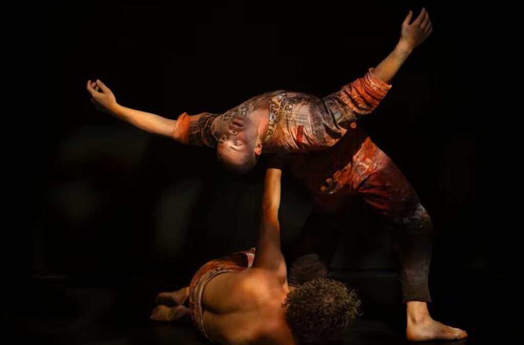 Gary Lang’in ‘The Other Side of Me’ Eseri, Sydney Opera Binası’nda Yerinden Edilmenin Ses Mimarisini İnşa Ediyor