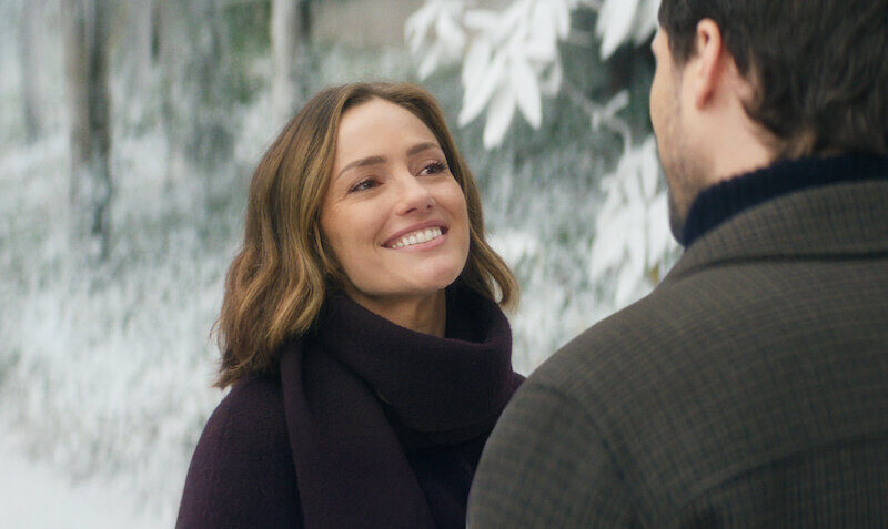 넷플릭스 “샴페인 프라블럼”: 크리스마스에 사랑에 빠지고 (협상하는) 방법