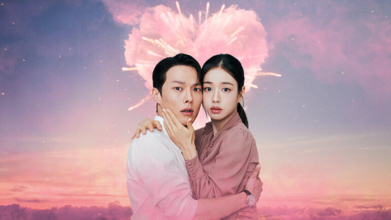 Następna obsesja Netflixa: Dlaczego „Wybuchowy pocałunek” to biurowa komedia romantyczna, o której nie wiedziałeś, że jej potrzebujesz