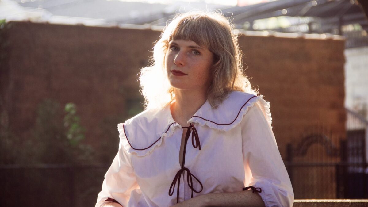 シカゴのリリアン・キング、悲しみを昇華させたソウルフルなデビュー作『イン・ユア・ロング・シャドウ』をリリース