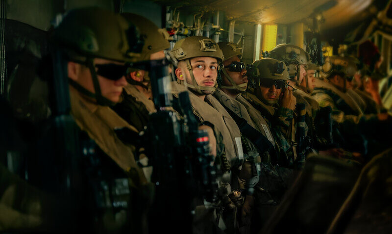 Netflixドキュメンタリー「U.S. マリーンズ」、米緊急対応部隊の「人間性」に迫る