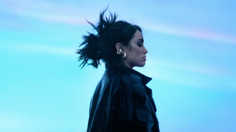 La popstar che ha sconfitto il tempo: dentro il nuovo documentario intimo di Netflix “Lali: è tempo di cambiare”