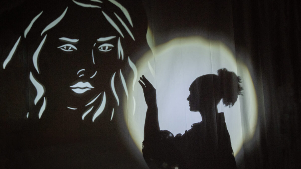 ラ・ママ実験劇場、ジャンルを超越したSFおとぎ話『Mia M.I.A.』を世界初演