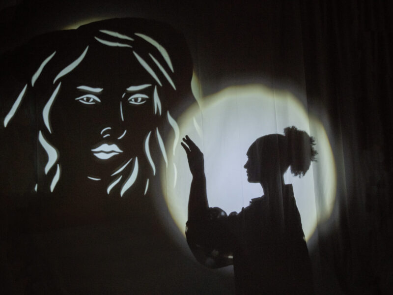 La MaMa Experimental Theatre Club Premieres Genre-Bending Sci-Fi Fairytale Mia M.I.A.