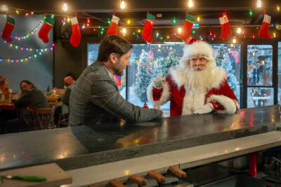 Bag skægget: Hvordan Alexandra Breckenridge og Ryan Eggold redefinerer jule-romancen i Netflix’ ’My Secret Santa’
