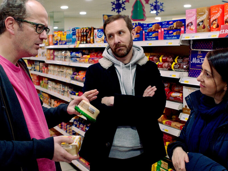 Como Hapless usa a comédia para examinar identidade e ansiedade social na Grã-Bretanha contemporânea