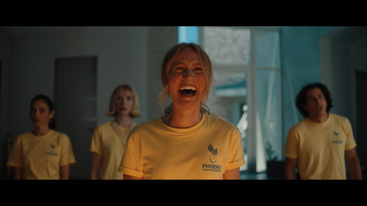 Cuando el trabajo se convierte en supervivencia: Corporate Retreat retrata la oficina como horror contemporáneo