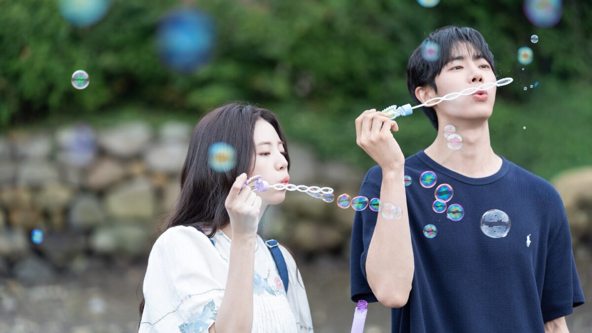 《今夜，就算这份爱恋从世界上消失》：韩国纯爱电影上线 Netflix 引发全球共鸣