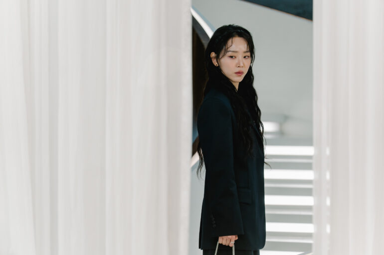 Una vita perfetta costruita su una menzogna crolla in The Art of Sarah