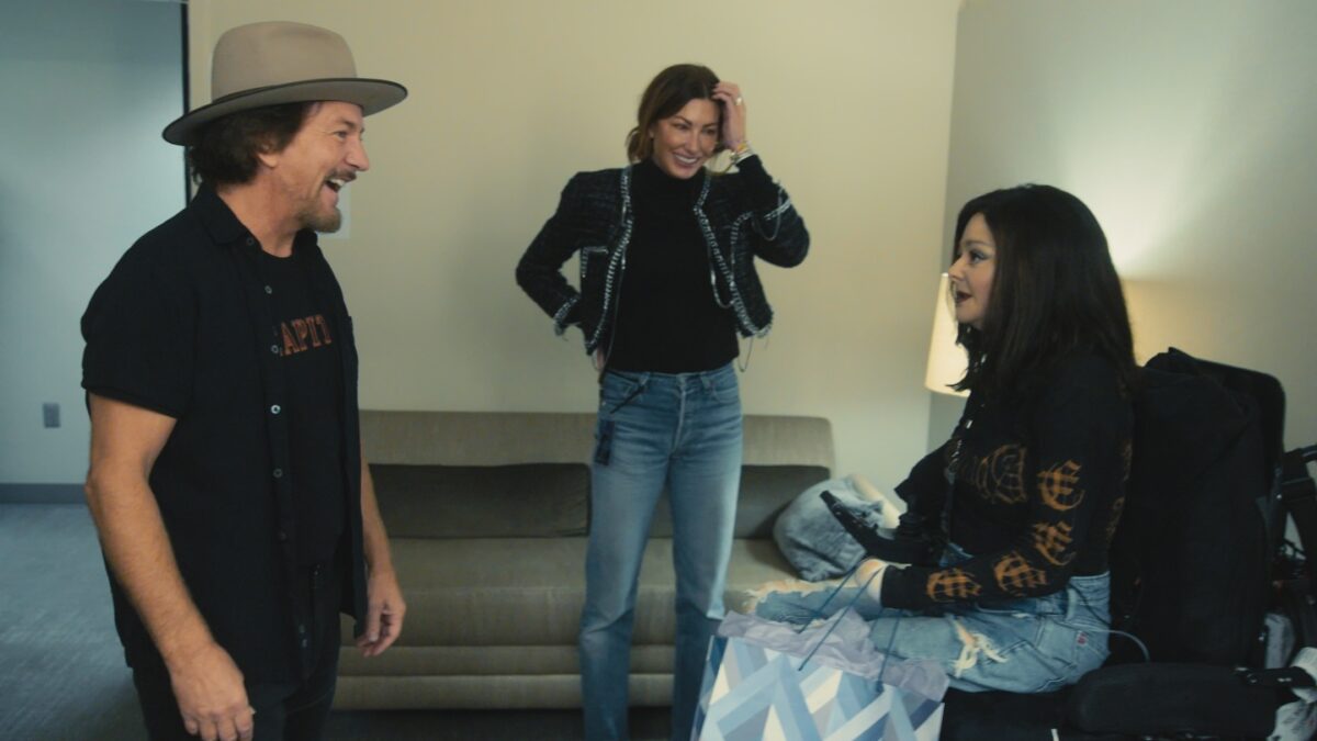 エディ・ヴェダーはいかにしてコンサートを希少疾患との時間との闘いへと変えたのか