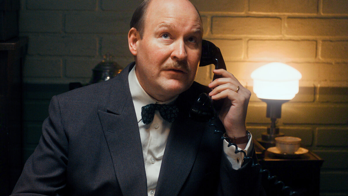 《瑞典救援暗线》：喜剧大咖转型严肃历史剧，揭秘二战中“笔杆子底下”的救赎