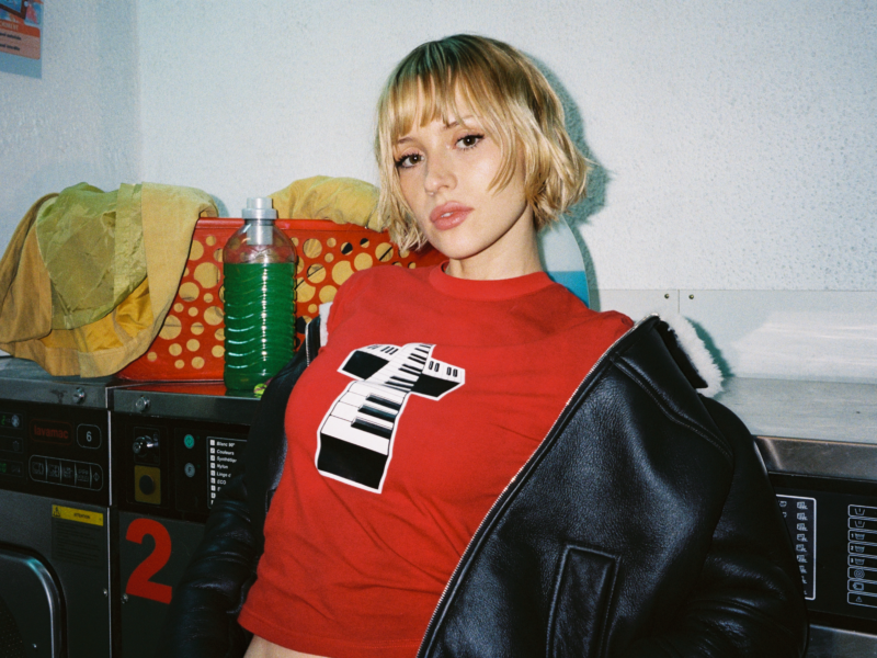 Angèle e Justice: La Riconfigurazione della French Touch – Un’incursione brutale e notturna che riscrive i codici dell’elettronica francese