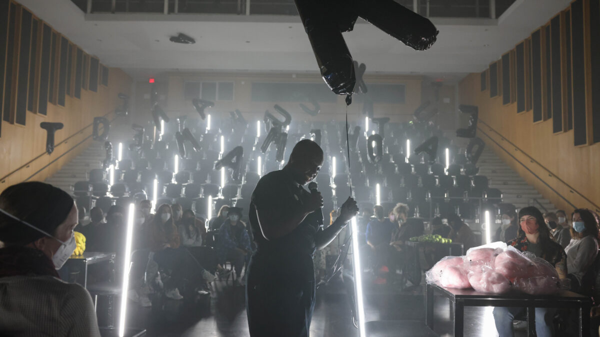 거부의 미학: 생산의 압박을 멈추고 부채의 사슬을 끊어내는 2026년의 예술