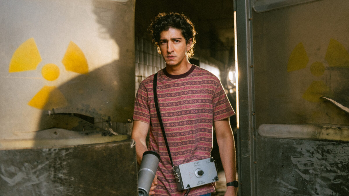 《放射危机》：致命荧光下的社会信任崩塌与制度代价